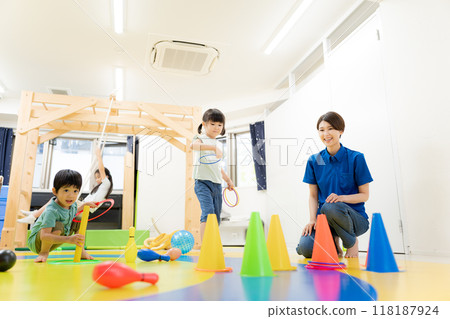 Indoor nursery school image_therapeutic education_development support 118187924