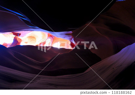 Fantastic Antelope Canyon 118188162