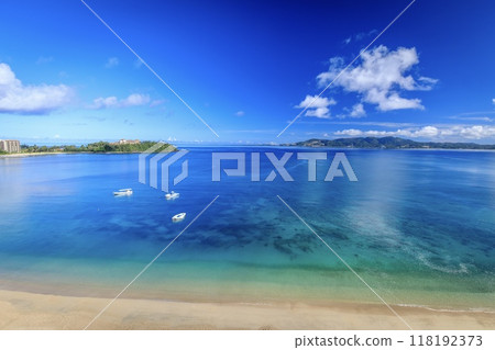 沖繩縣喜瀨海灘和部瀨名岬風景 118192373