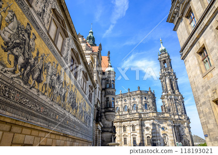 Dresden Furstenzug (Dresden Procession of Princes), mural of rulers of Saxony, in the Augustusstrasse street in Dresden, Germany 118193021