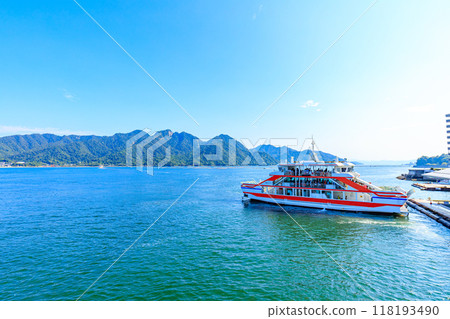 Summer view from Miyajima Ferry, Hatsukaichi City, Hiroshima Prefecture Summer view from Miyajima Ferry, Hatsukaichi City, Hiroshima Prefecture 118193490