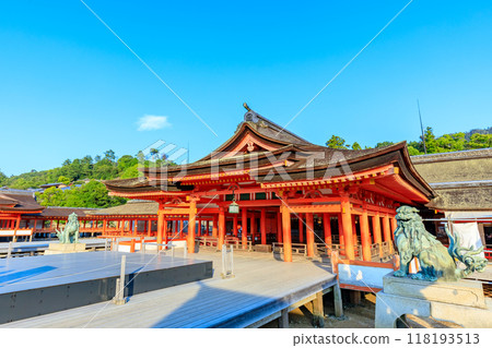 夏季退潮時的嚴島神社,廣島縣廿日市市 夏季退潮時的嚴島神社,廣島縣廿日市市 118193513