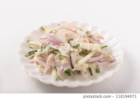 洋蔥黃瓜佐鮪魚蛋黃醬 118194071