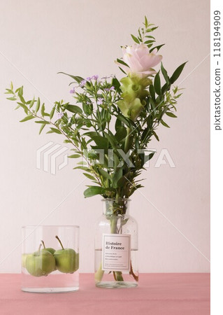 玻璃容器裡的花 玻璃容器裡的花 118194909
