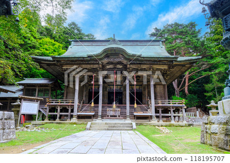 綠樹環繞的小金山神社參拜殿 118195707