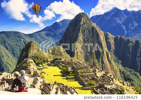 漂浮在馬丘比丘古遺址上的氣球 118196425
