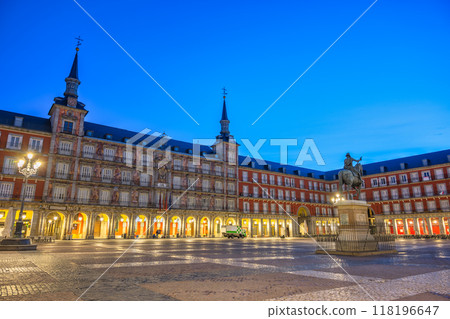 Madrid Spain, night city skyline at Plaza Mayor 118196647
