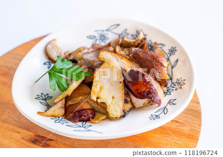 奶油炒牛肝菌 118196724