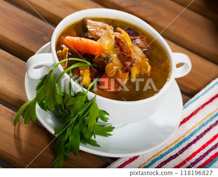 Scotland national chicken soup Cock-a-leekie 118196827