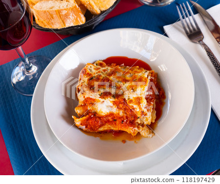 Lasagna a la Bolognese with bechamel sause 118197429