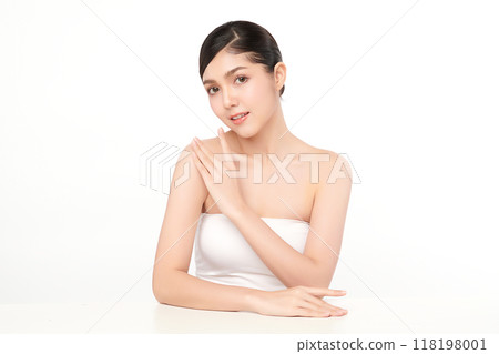 Beautiful young asian woman with clean fresh skin on white background, Face care, Facial treatment, Cosmetology, beauty and spa, Asian women portrait. 118198001