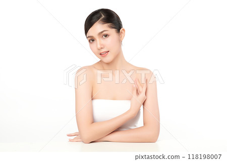 Beautiful young asian woman with clean fresh skin on white background, Face care, Facial treatment, Cosmetology, beauty and spa, Asian women portrait. Beautiful young asian woman with clean fresh skin on white background, Face care, Facial treatment, Cosmetology, beauty and spa, Asian women portrait. 118198007