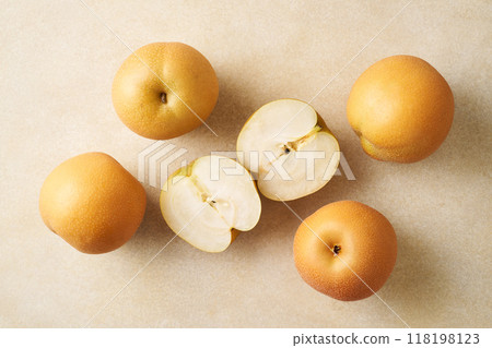 Halved pear, Housui, Chiba Prefecture 118198123