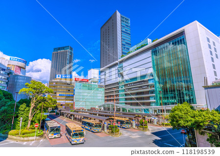 Yokohama cityscape in Japan. It's September, but the heat continues. View of Yokohama Station, JR Yokohama Tower, The Yokohama Front Tower, etc. 118198539
