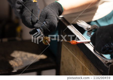 Molten glass sculpting, glass blowing workshop 118200459