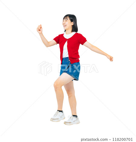 一個精神抖擻行走的女孩,手工精準剪出透明背景的透明全身照片PNG 一個精神抖擻行走的女孩,手工精準剪出透明背景的透明全身照片PNG 118200701