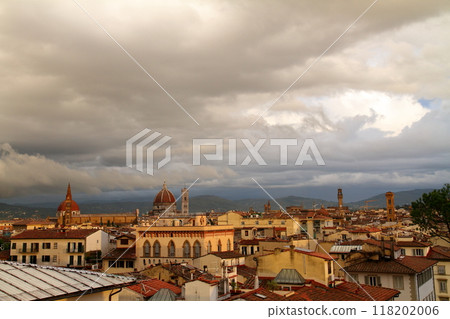 南歐義大利共和國佛羅倫斯歷史中心的景觀,世界遺產,包括大教堂的圓頂 南歐義大利共和國佛羅倫斯歷史中心的景觀,世界遺產,包括大教堂的圓頂 118202006