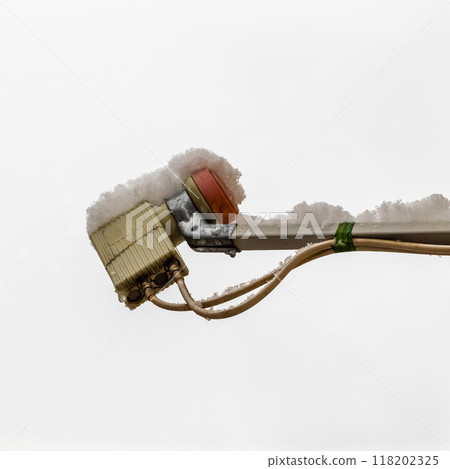 The converter of the satellite aerial The converter of the satellite aerial 118202325