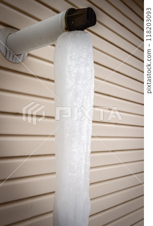 Chimney ice at home 118203093