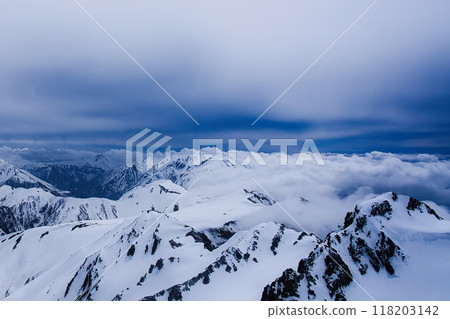 Majestic snowy mountains Majestic snowy mountains 118203142