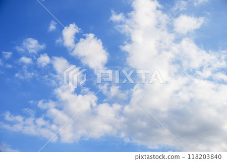 Autumn sky, blue sky, sunny, sky material, September Autumn sky, blue sky, sunny, sky material, September 118203840