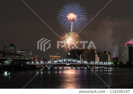 [東京]隅田川花火大會，眺望白須橋 118206297