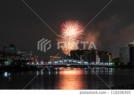 [東京]隅田川花火大會，眺望白須橋 118206305