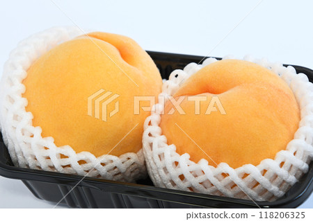 Peach (golden peach) 118206325