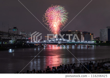 [東京]隅田川花火大會，眺望白須橋 118206425