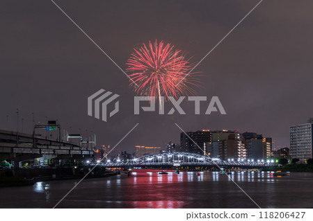 [東京]隅田川花火大會，眺望白須橋 118206427