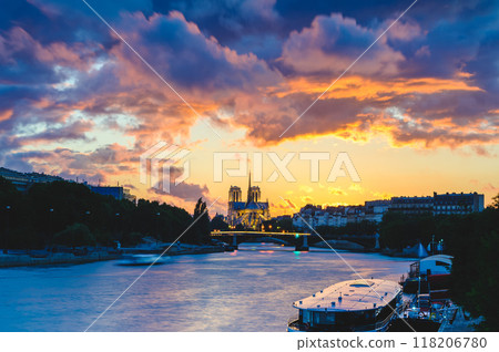 Night scene of Notre Dame de Paris Cathedral and Seine River in Paris, France 118206780