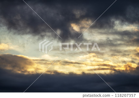 夕陽的天空夏末初秋的天空素材 118207357