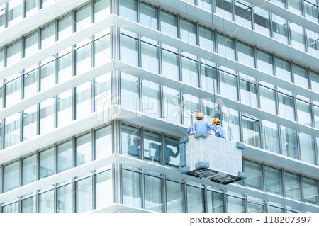 Building maintenance gondola skyscraper Building maintenance gondola skyscraper 118207397