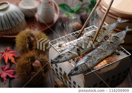 秋天的味道：烤秋刀魚 118208909