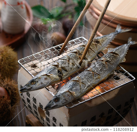 秋天的味道：烤秋刀魚 118208912