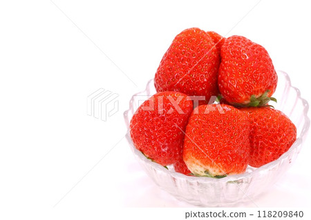 Large strawberry, Benikaori, Shizuoka Prefecture, glass container Large strawberry, Benikaori, Shizuoka Prefecture, glass container 118209840