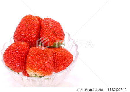 Large strawberry, Benikaori, Shizuoka Prefecture, glass container Large strawberry, Benikaori, Shizuoka Prefecture, glass container 118209841