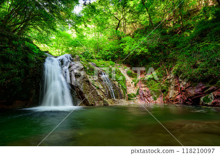 Waterfall scenery: Hananuki Valley, Otome Falls 118210097