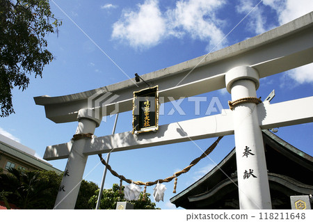神社鳥居及藍天 118211648