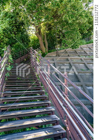 [Kanagawa Prefecture] Stairs leading up to Gumyoji Park 118212772