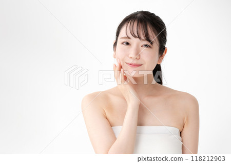 美女形象:摸臉頰的女人 美女形象:摸臉頰的女人 118212903