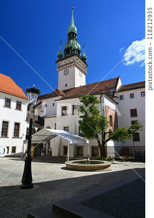 Beautiful tower of the old town hall in the city center of Brno 118212935