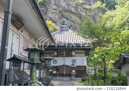 Ikoma-san Hozan-ji Temple (Hozan-ji Temple): Jorakuden and Kannon-do Hall 118218864