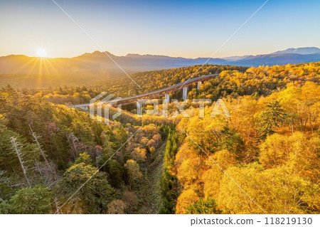 北海道之秋 紅葉 三國峠 然別湖 湖底鐵道 118219130