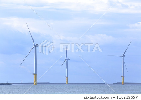 Wind power generation along the coast (Katagami City, Akita Prefecture) Wind power generation along the coast (Katagami City, Akita Prefecture) 118219657