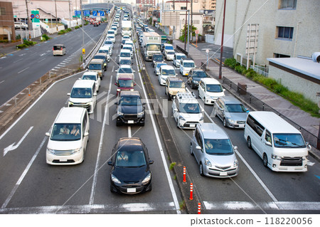 晚高峰期間主幹道擁堵 晚高峰期間主幹道擁堵 118220056