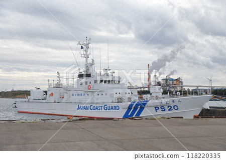 Japan Coast Guard patrol boat 118220335