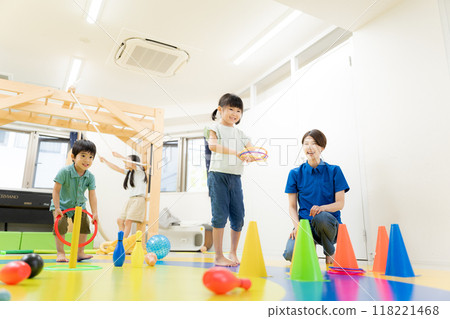 室內保育園區形象_治療_發展支援 118221468