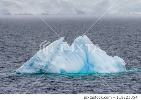 Antarctic landscape near Brabant Island 118223354