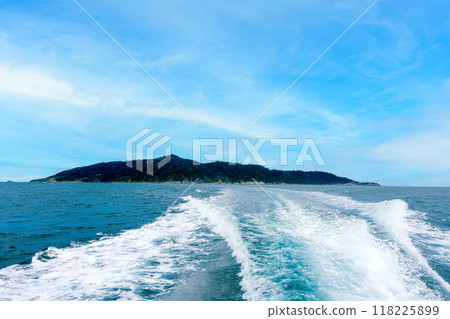 Kinkasan from the sea 118225899